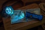 Заряден фенер Olight Seeker 4 Mini 1200 Лумена Midnight Blue » Force.BG